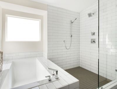 Corner Walk-in Shower with Niches